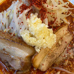 辛マンモスラーメン