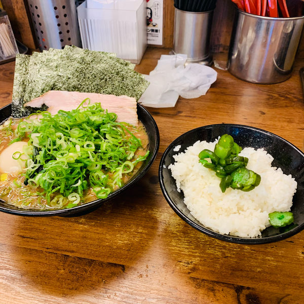 「ラーメン、海苔、玉子、ネギ」@横浜家系らーめん 武道家 吉祥寺店の写真