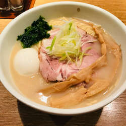 鶏白湯ラーメン
