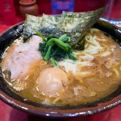 豚骨醤油ラーメン