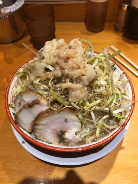 「ねぎらーめんニンニクヤサイアブラ」@らーめん バリ男 神楽坂店の写真