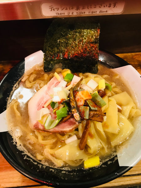 「すごい煮干しらーめん」@すごい煮干ラーメン凪 新宿ゴールデン街店 本館の写真