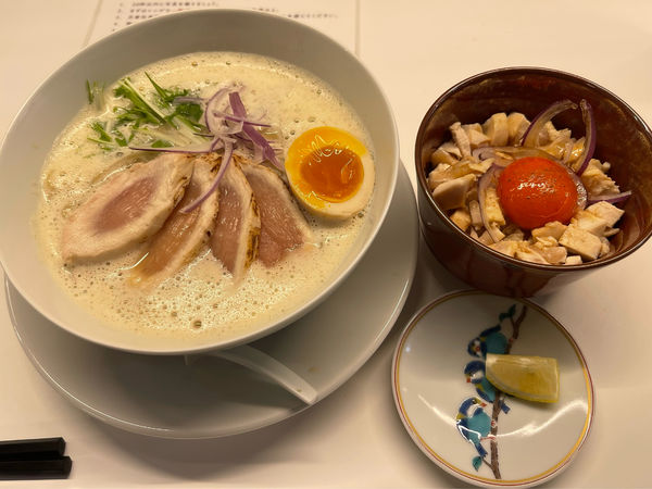 「鶏白湯ラーメン兵庫但馬鶏丼セット」@鶏白湯そば 江むらの写真