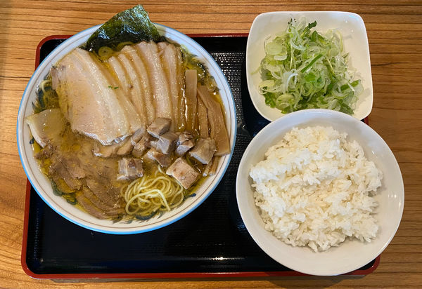 「凄いチャーシュー塩らぁ麺」@らぁ麺 昌の写真
