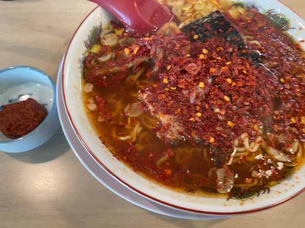 「とんがらしラーメン680円＋にんにく辛しみそ50円」@麺食処 じゅんちゃん家の写真