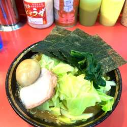 ラーメン　キャベツ　味玉