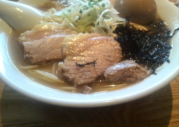 「煮干ラーメン中盛り＋味玉」@中村屋総本山の写真