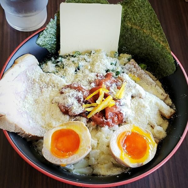 「【限定】イカの塩辛まぜそば（追い飯付）1000円」@麺屋 天海の写真