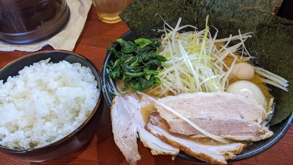 「天王家ラーメン」@横浜家系らーめん 天王家 寒川総本店の写真