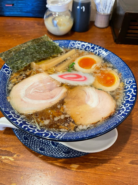 「下総醤油ラーメン（かため、煮卵トッピング）」@熟成醤油らーめん ヤマト醤店の写真