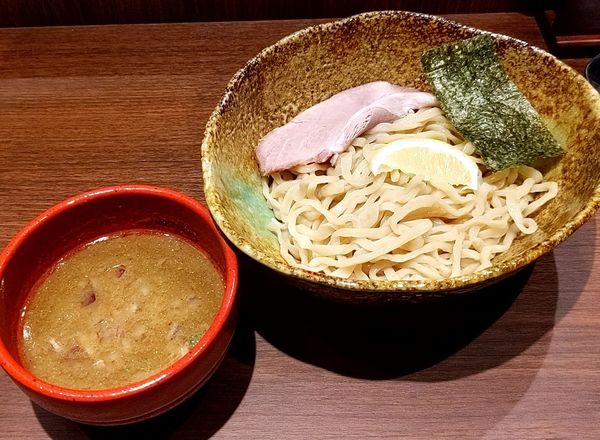 「濃厚煮干しつけそば」@麺屋 五常 渋谷マークシティ店の写真