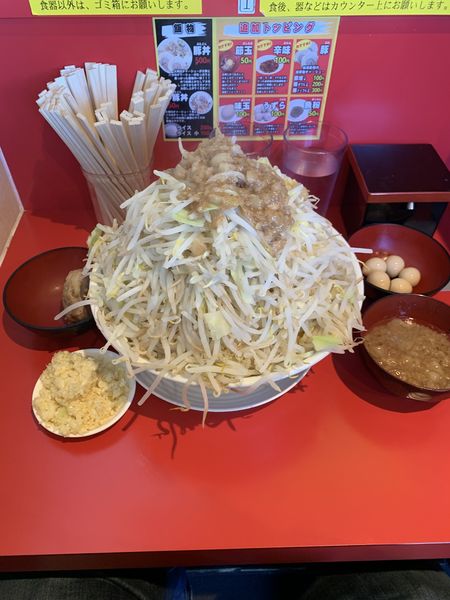 「極太麺＋ウズラ」@ボディブローの写真