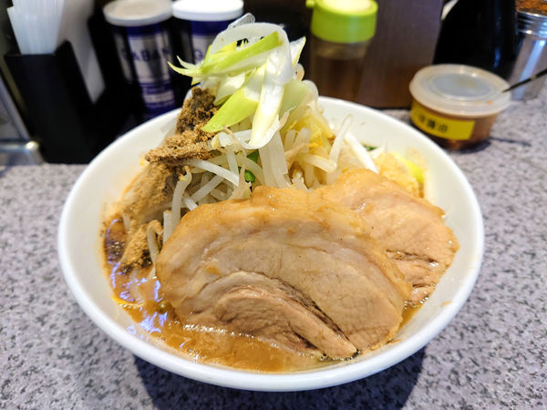 「限定 ド乳郎(味噌)+豚1枚」@ラーメン宮郎の写真