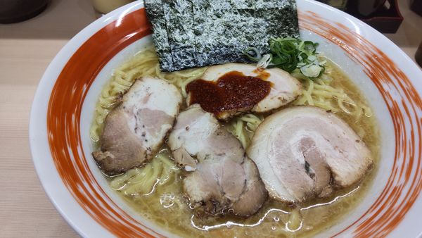 「ラーメン大750円麺かため」@豚骨醤油ラーメン 赤虎屋 野田店の写真