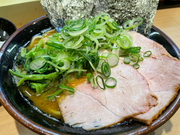 「特製ラーメン＋ライス」@輝道家直系 皇綱家の写真