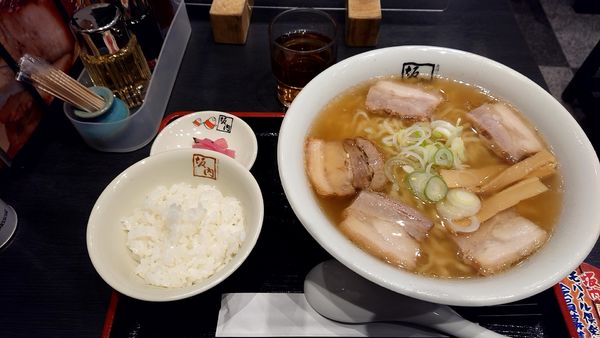 「ラーメン クーポン480円大盛 クーポン100円半ライス無料」@喜多方ラーメン 坂内 武蔵小山店の写真