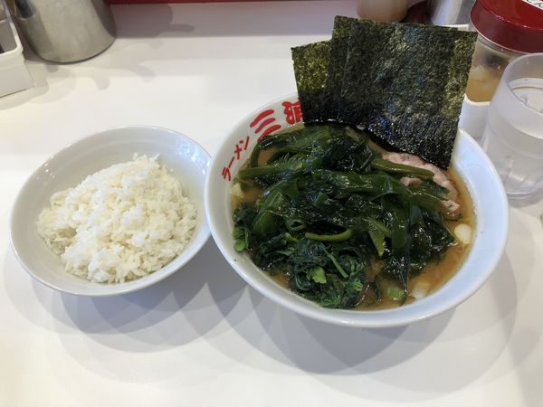 「らーめん並　わかめ」@ラーメン 三浦家の写真