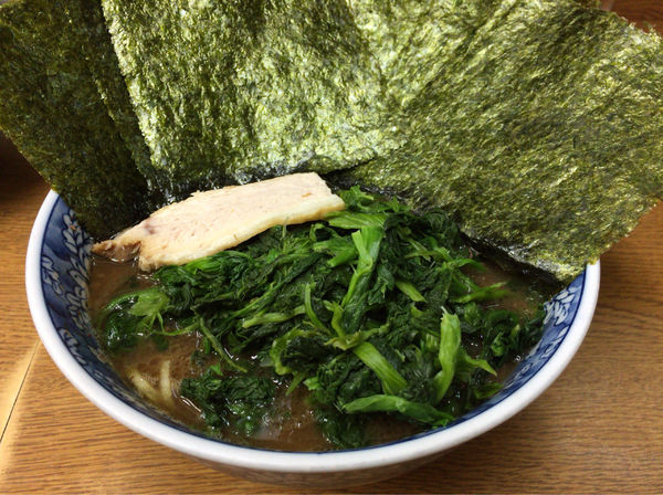 「ラーメン＋ほうれん草」@ラーメン虎ノ穴の写真
