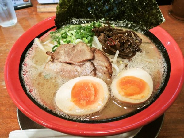 豚のり玉そば（880円）