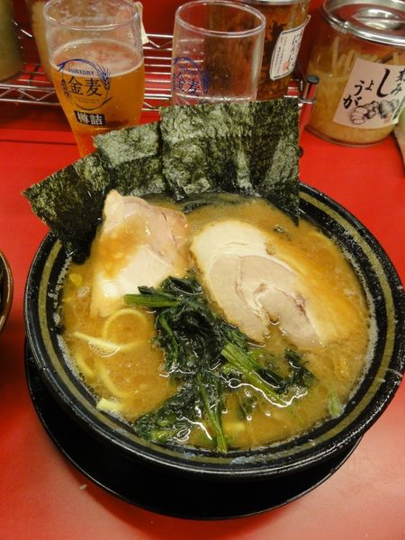 「ラーメン700円硬薄バラ50円🍺🍺」@柏 王道家の写真