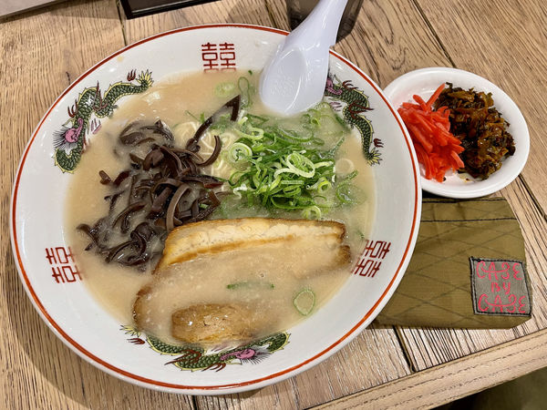 「十割ラーメン＋替玉」@ぎょらん亭 西早稲田店の写真