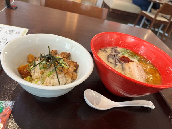 「赤丸とんこつ　Aセット　940円　クーポン使用」@RAMEN EXPRESS 博多一風堂 ららぽーと柏の葉店の写真