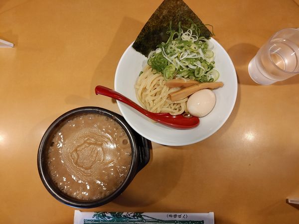 「濃厚魚介つけ麺　麺少なめより少なめ　味玉」@つけめんや 泉の写真