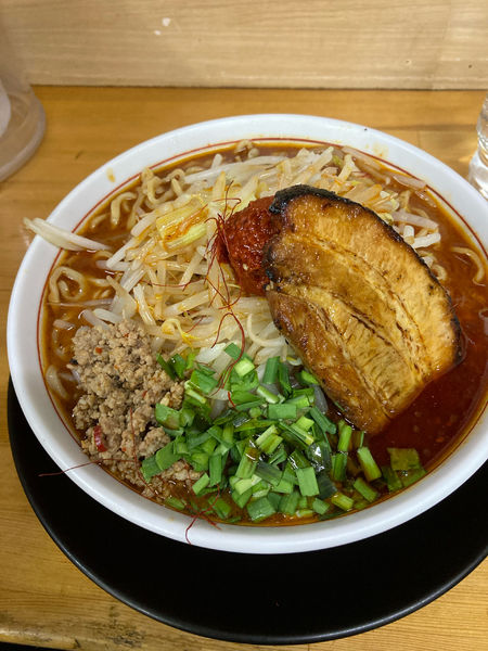 「しびれベトコン誤爆　大盛り　野菜増し」@ラーメン・つけ麺 爆王の写真