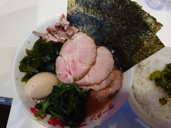 「特上ラーメン（ワカメ）」@ラーメン 三浦家の写真