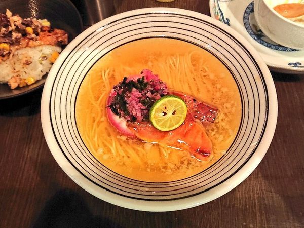 「ブリ大根 ブリと背脂の塩ラーメン、など」@八咫烏の写真