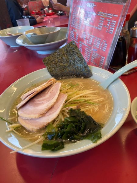 「ネギチャーシューメン　ミニライス　餃子」@新ラーメンショップ 狭山本部の写真