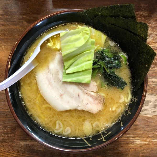 「豚骨醤油らあめん　中盛　かため」@らあめん 寸八 総本店の写真