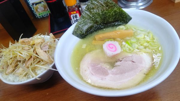 「わさびらーめん塩８５０円&ネギライス３５０円」@麺処 ひみつ屋の写真