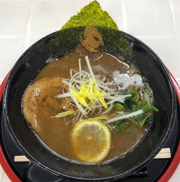 「魚介豚骨ラーメン」@れもねゑど亭の写真