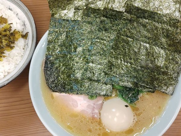 「味玉ラーメン＋のり」@家系らーめん 武将家 外伝の写真
