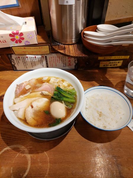 「醤油らーめん全部入り＋ライス」@瀬戸内いりこラーメン 古田島の写真