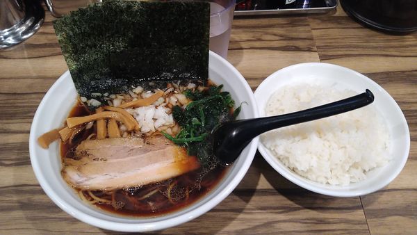 「中華そば¥700+のり¥100+ライス¥150-」@横浜家系ラーメン まる金 石川家の写真