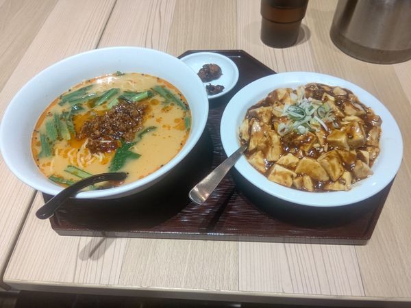 「ラーメンセット(四川担々麺＋麻婆豆腐丼)980円」@創作中華料理 名采の写真
