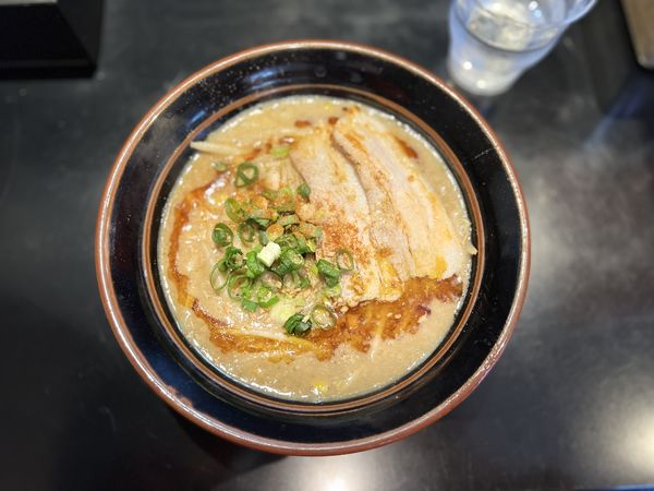「味噌赤辛ラーメン900円」@豚骨味噌ラーメン じゃぐら 野方本店の写真