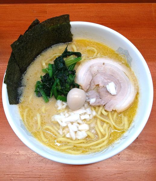 「(限定) 家系ラーメン 820円」@らーめん・油そば 笑びすの写真
