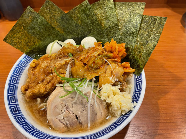 「特製ラーメン（並）＋海苔」@びんびん豚 坂戸店の写真