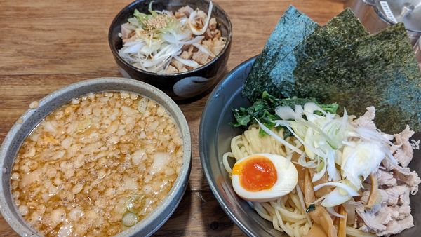 「旨辛つけ麺 蓮+ネギチャーシューご飯」@横浜らーめん 壱八家 ゆめが丘店の写真