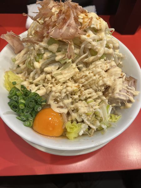 「まぜそば880円+すきやき80円」@用心棒の写真