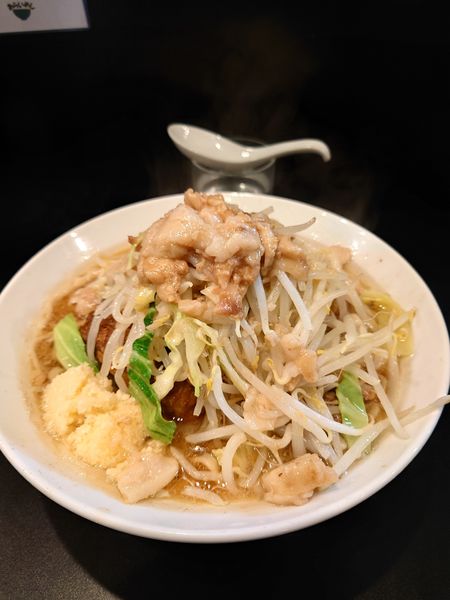 「塩ラーメン　大盛り　ニンニク　アブラ」@豚風。の写真