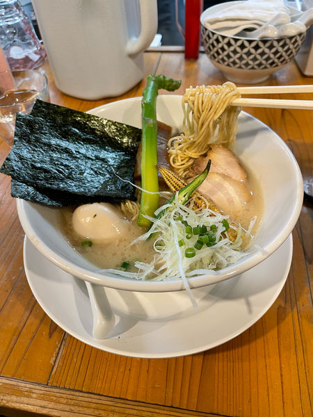 「特製豚白湯 950円」@ろく月の写真