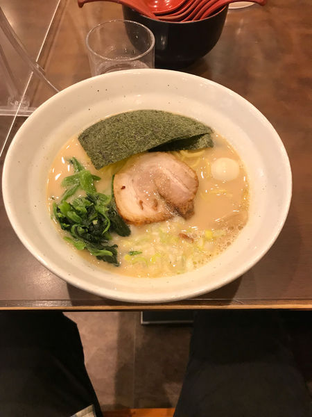 「塩豚骨ラーメン　大盛り」@松壱家 平塚店の写真