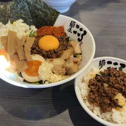 全部のせ台湾まぜそば