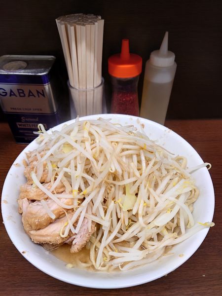 「大豚W　野菜　ニンニク　カラメ」@ラーメン二郎 横浜関内店の写真