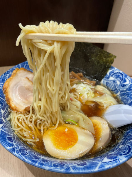 「特製ラーメン」@肉厚わんたん麺と手作り焼売 ら麺亭 浅草支店の写真