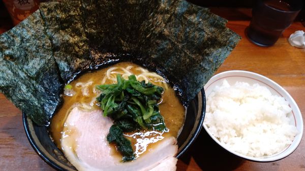 「ラーメン、海苔、ライス」@末廣家の写真